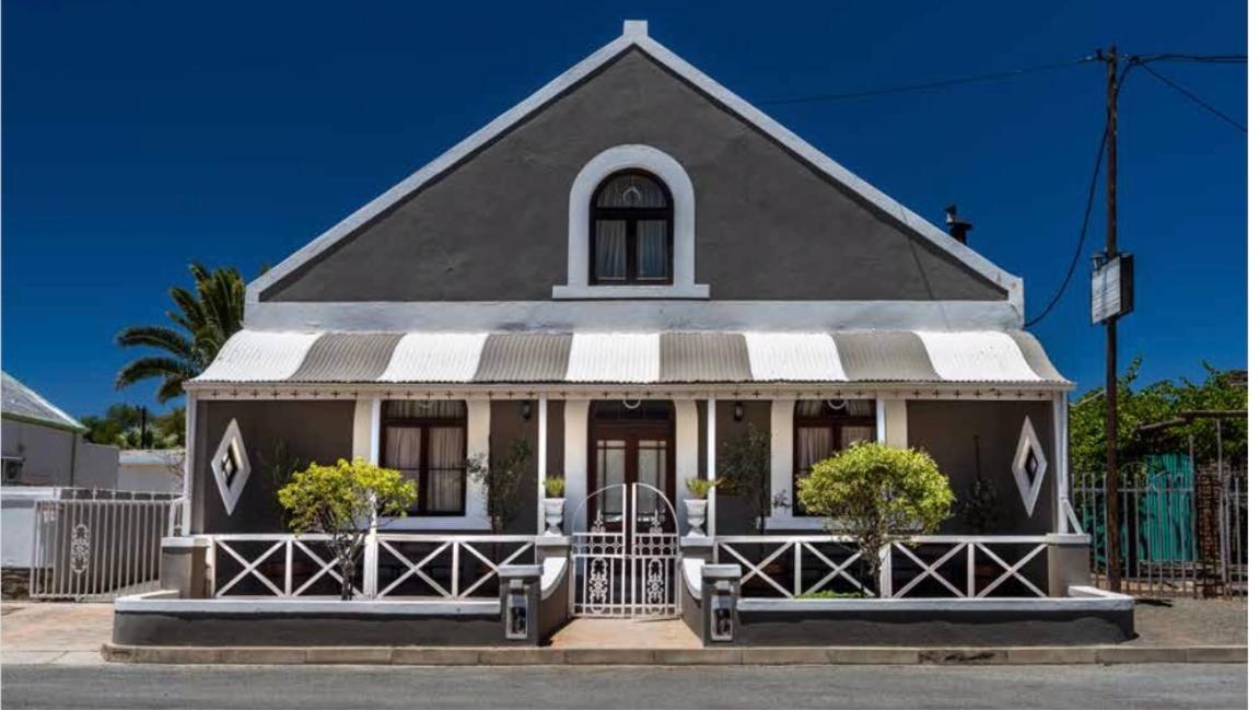 Lord Carnarvon Guesthouse Bagian luar foto