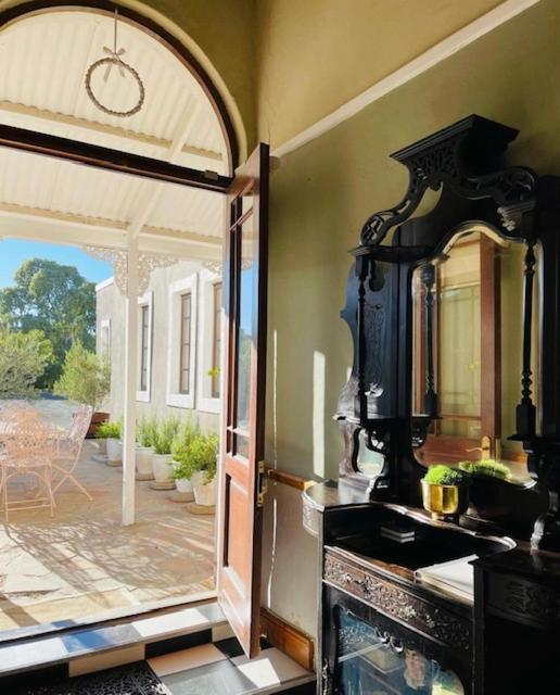 Lord Carnarvon Guesthouse Bagian luar foto