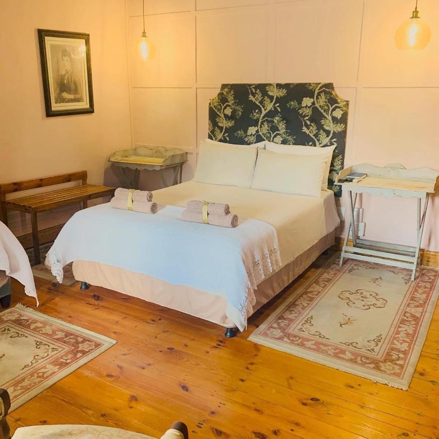 Lord Carnarvon Guesthouse Bagian luar foto